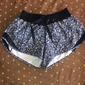 Lululemon hottie hot II shorts size 2